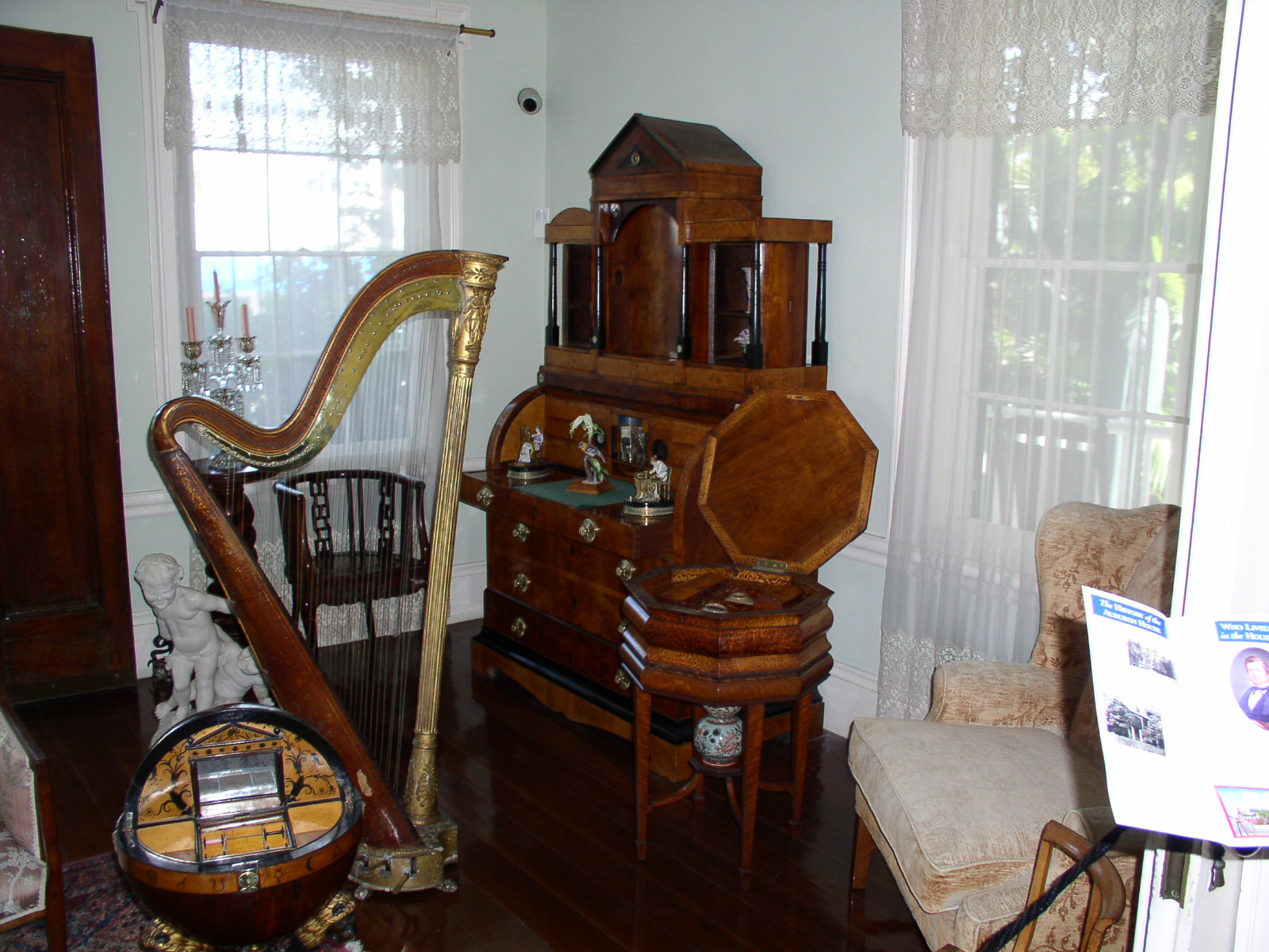photo1